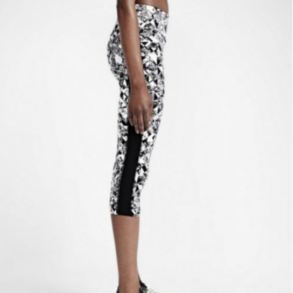 Nike Dri Fit  Legend. Jewels Tight Training Capri - Picture 3 of 15